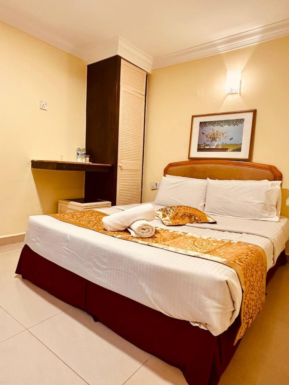 Carlton Hotel Seremban - Next To Terminal Bus Station Zewnętrze zdjęcie