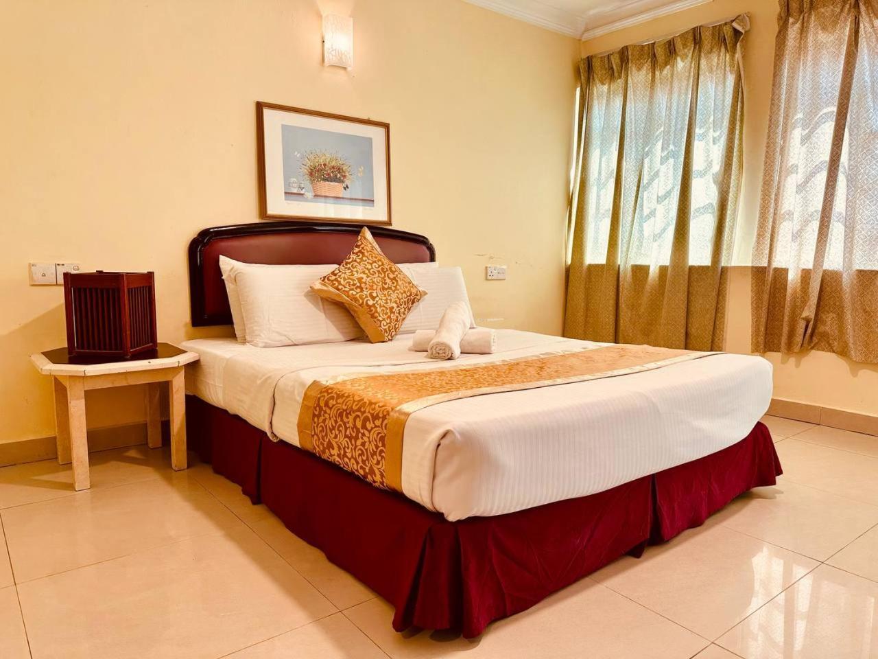 Carlton Hotel Seremban - Next To Terminal Bus Station Zewnętrze zdjęcie